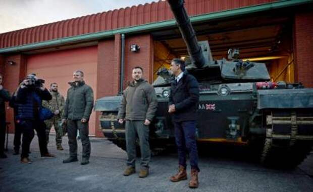 The Sun: «Русские безумно рады, что Зеленскому дали неубиваемый «Челленджер 2»