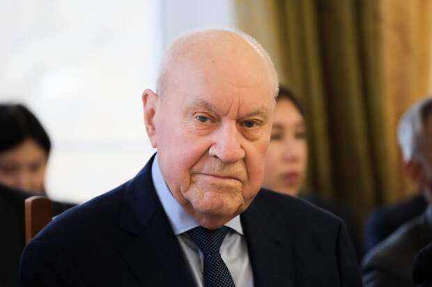 Легенде строительной отрасли Астраханской области Валентину Фролову – 90 лет