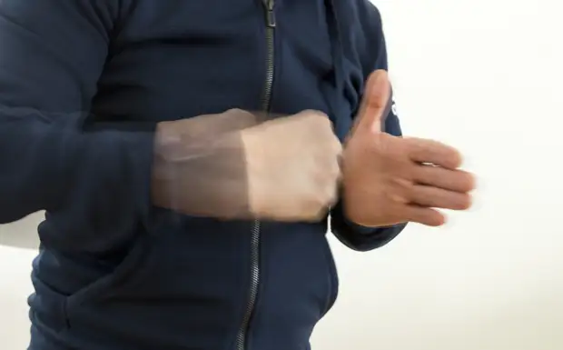 В Краснодаре мужчина избил детей и сломал супруге челюсть с рёбрами