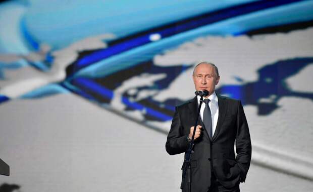 Bloomberg: На Путина всё больше влияют сторонники жёсткого внешнеполитического курса