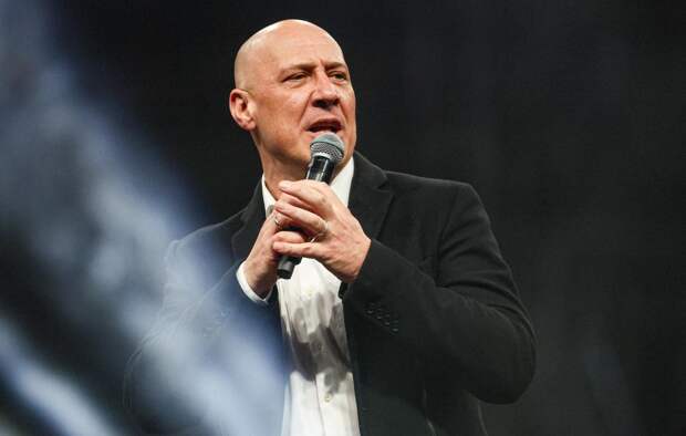 Не до отдыха в свой полувековой юбилей: Денис Майданов получил «народного» и рассказал, как дочь шокировала родителей татуировкой