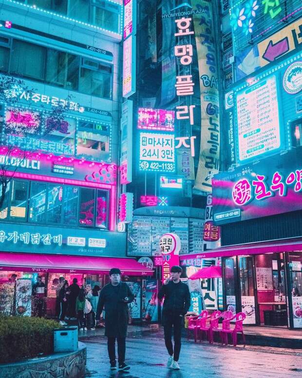 20+ Photos From Neon Hunting In A Cyberpunk City Tour