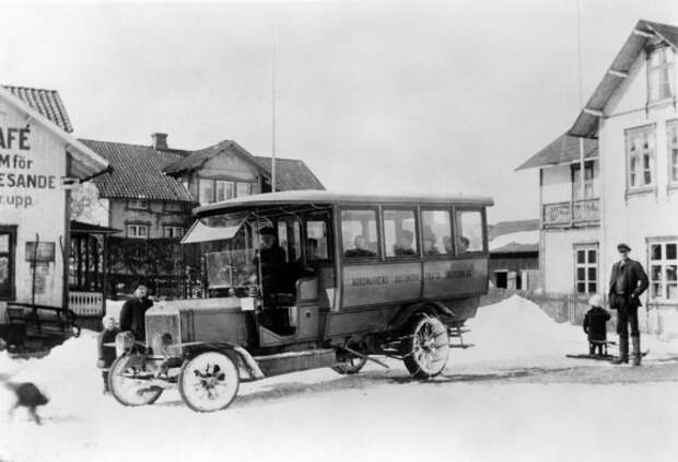Первый автобус Scania, известный как «Нордмарк», вышел на линию 30 ноября 1911 года