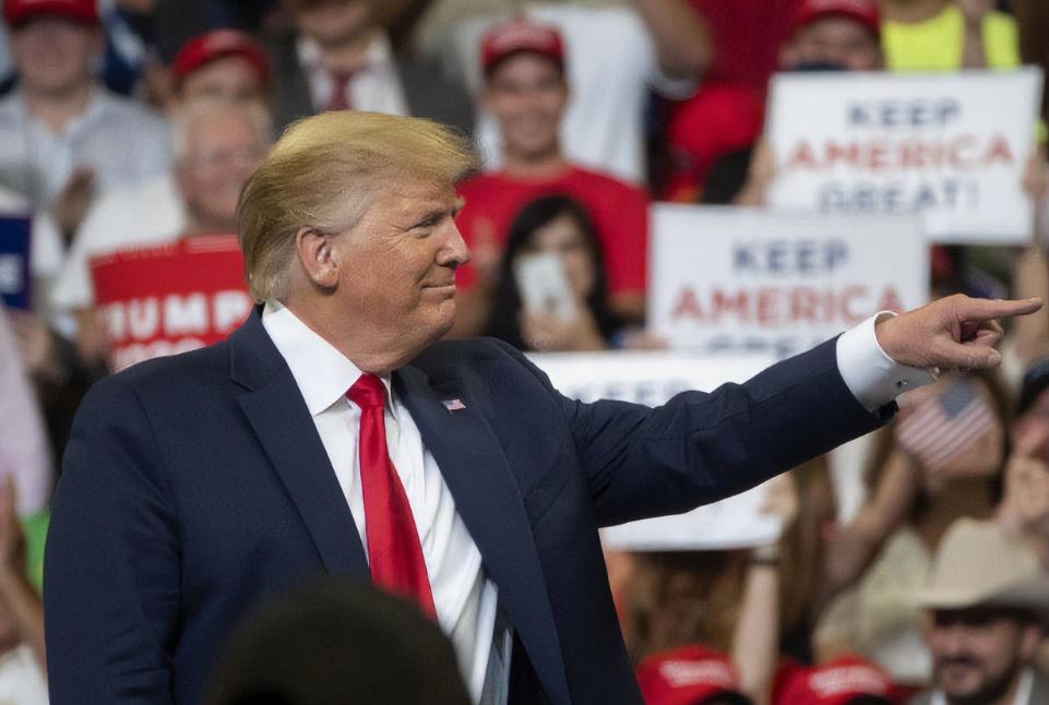 СМИ иронично предлагают Трампу выбрать страну, куда бежать