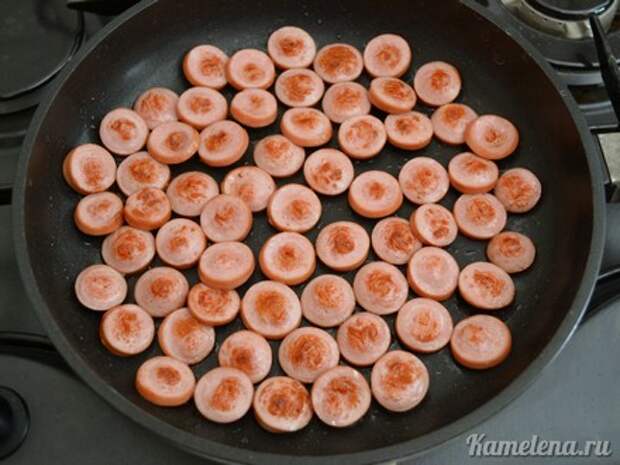 Тушеная капуста с сосисками — 8 шаг