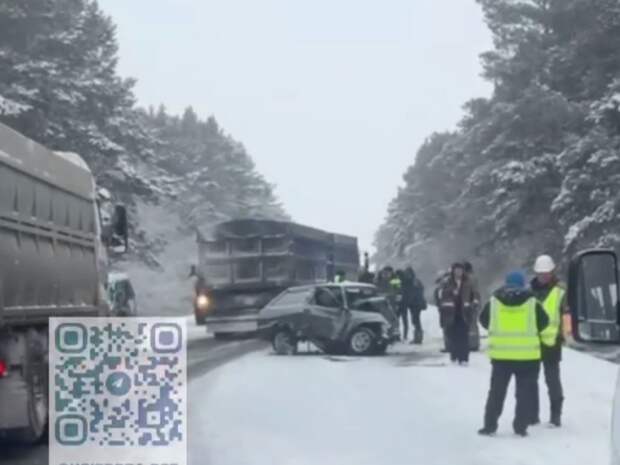 В Челябинской области в ДТП с двумя машинами пострадали 6 человек