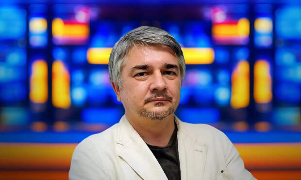 Ростислав Ищенко: Европа готовится к горячей войне не от безумия, а от экономической безысходности