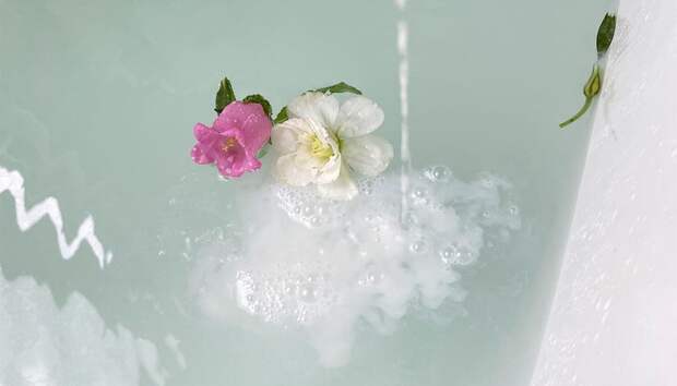 Планы на выходные: молочная ванна для идеальной кожи тела и снятия стресса