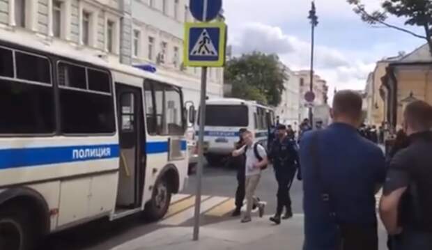 В Москве задержаны сторонники Платошкина за проведение незаконной акции