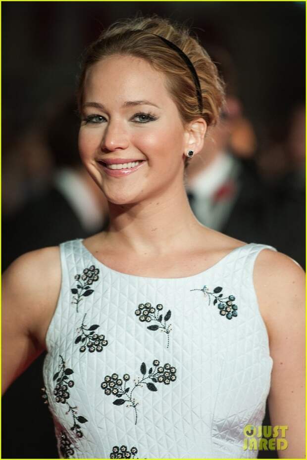 jennifer-lawrence-hunger-games-mockingjay-london-premiere-07