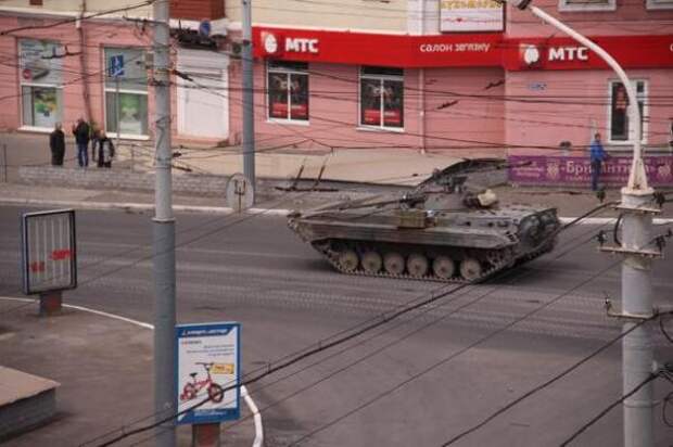 В Мариуполе с улиц исчезла украинская государственная символика. Город на грани взрыва В Мариуполе с улиц исчезла украинская государственная символика. Город на грани взрыва