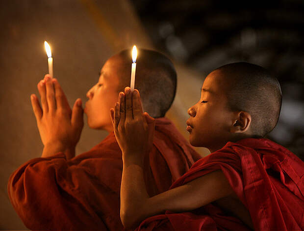 Монахи свечи