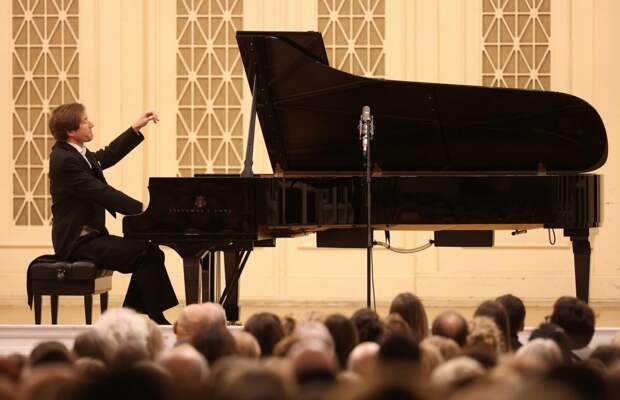 20.04 Николай Луганский исполнит на концерте в Петербурге собственную транскрипцию оперной музыки Вагнера