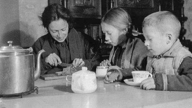 Как праздновали Новый Год в блокадном Ленинграде