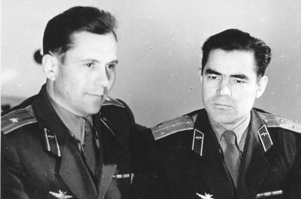 Андриян Николаев и Павел Попович