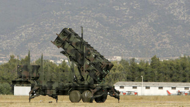 Зеленский потребовал поставить Украине западные системы ПВО