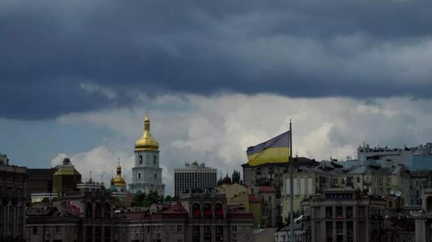 Неизвестные восстановили вид мемориальной доски на музее Булгакова в Киеве