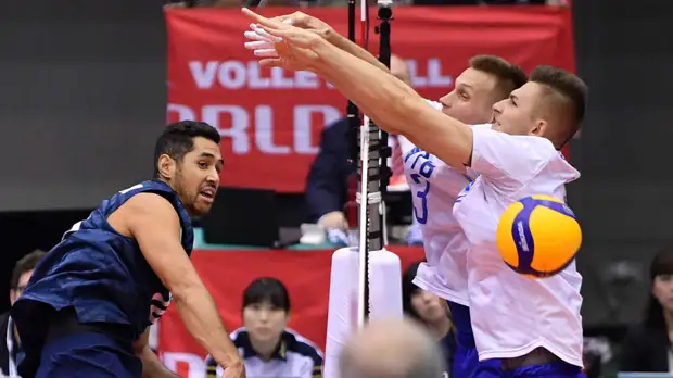 Российские волейболисты потерпели шестое поражение на КМ в Японии, уступив США