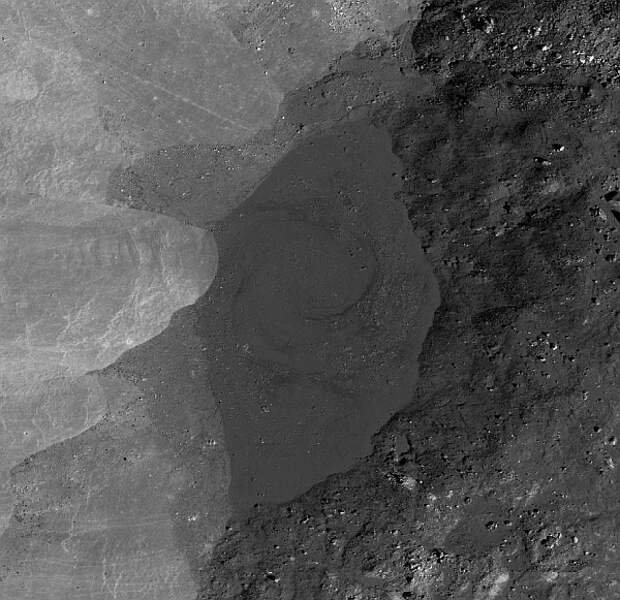 Завитки говорят о том, что расплавленный материал плохо перемешали. (Фото NASA / GSFC / Arizona State University.)