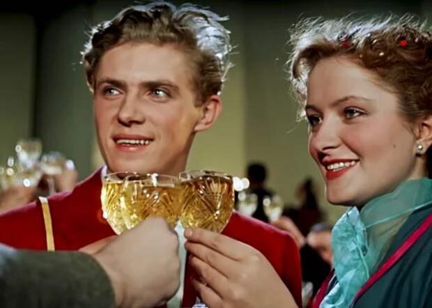 кадр из фильма «Карнавальная ночь», 1956