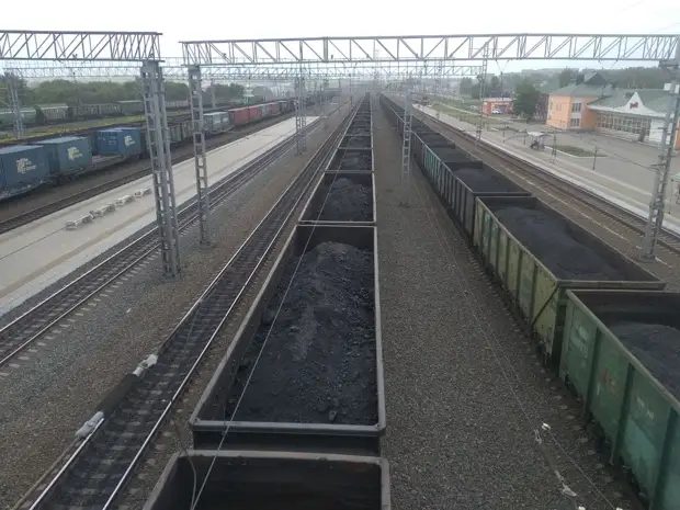 11 вагонов с углем сошли с рельсов в Кузбассе