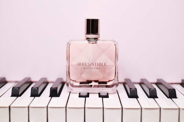 Море роз: как создавался аромат Irresistible от Givenchy