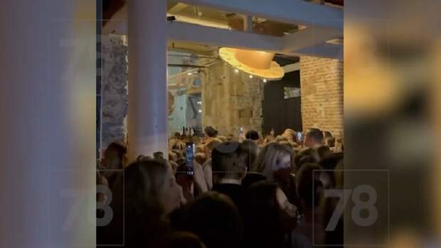 Гардеробный ад. После концерта Вани Дмитриенко людям вызывали "скорую" в Петербурге