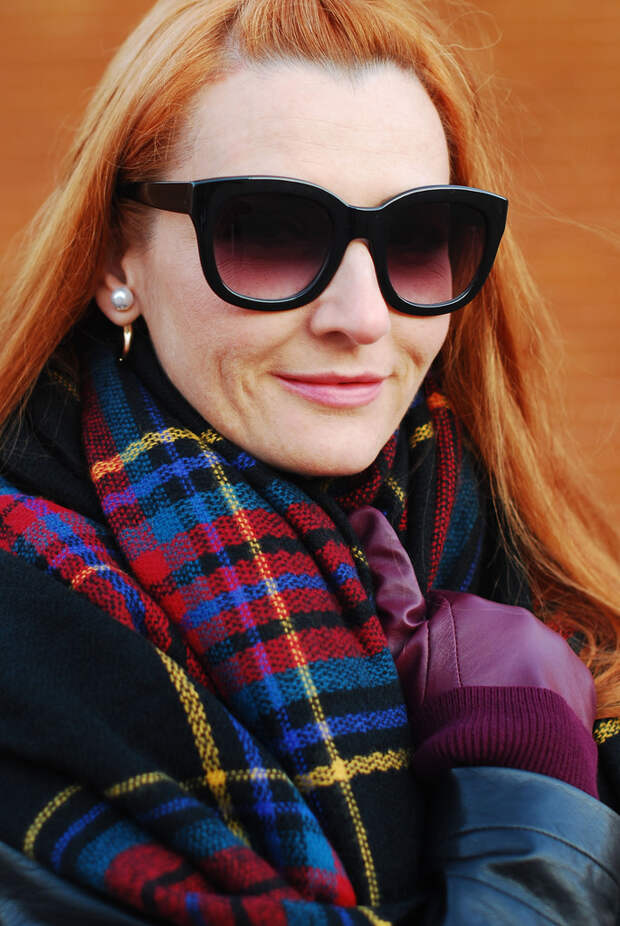 Autumn style: Dark tartan scarf and black biker jacket
