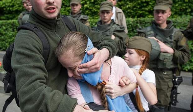«Мама, вызывай ментов!» К националисту прилетел бумеранг из прошлого
