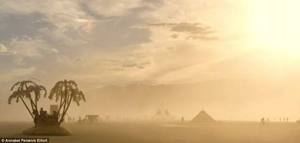 Если вам нравится современное искусство и музыка, то отправляйтесь на восьмидневный фестиваль "Burning Man" в пустыне Блэк-Рок, Невада, США кемпинг, мир, опасность, отдых, палатка, путешествие, турист, экстрим