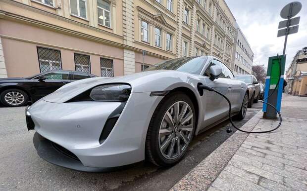 В России все парковки хотят оснастить зарядными устройствами для электрокаров