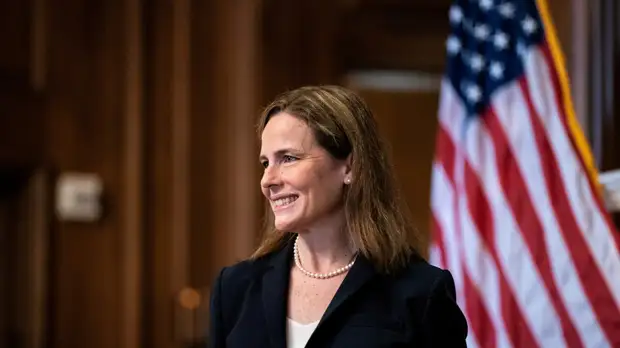 Сенат утвердил Барретт на должность члена Верховного суда США