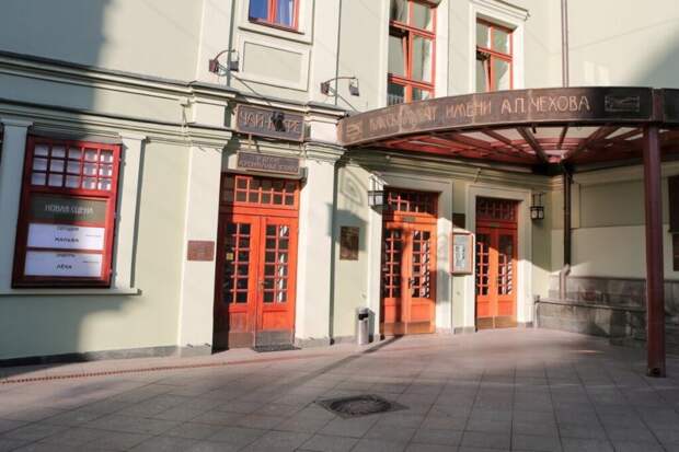 «Стены будут держаться на любви»: эксперт СМИ2 назвала лучшую кандидатуру на пост ректора Школы-студии МХАТ