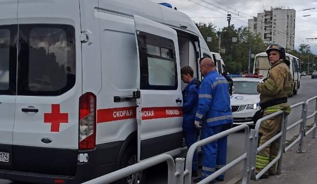 Мальчик, сбитый машиной в Челябинске, чуть не вылетел из "скорой"