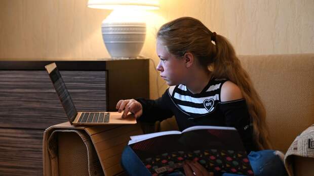 Психиатр назвал норму экранного времени для детей