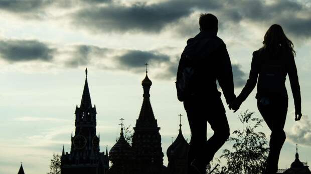 Опрос: День святого Валентина собираются отмечать лишь 15% россиян