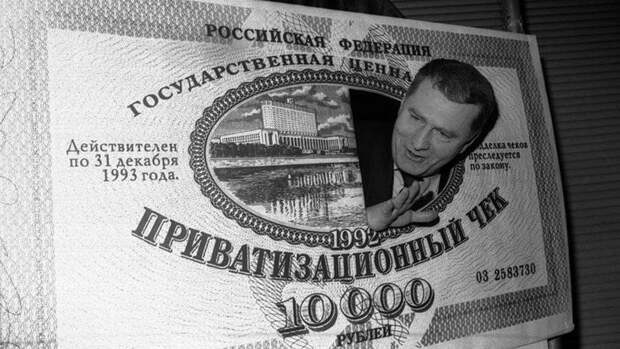Владимир Жириновский во время бала прессы, организованного Международной конфедерацией журналистских союзов, союзами журналистов России и Москвы, Журфондом и мэрией Москвы, 1993 год.
