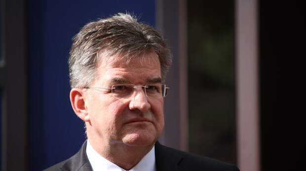 Премьер Словакии принял отставку советника, связанного с делом Эпштейна