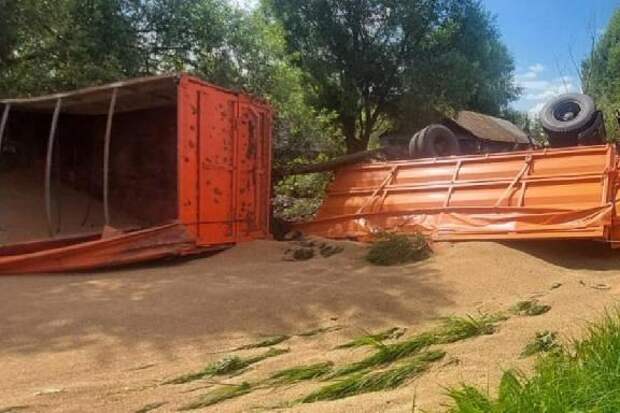 В Тамбовской области столкнулись два "КАМАЗа": есть пострадавший