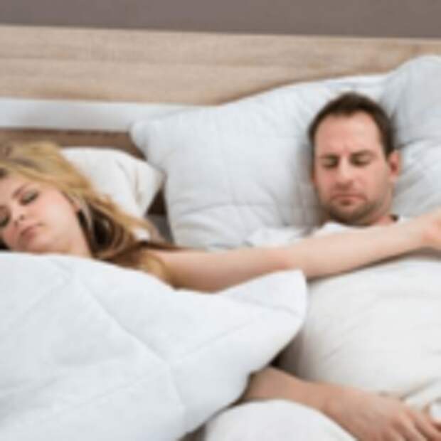 Каждый на своей половине: в США изобрели кровать для любителей спать порознь