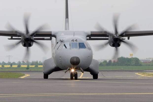 Специализирующийся на тайном проникновении самолет США заметили в небе над Ираном