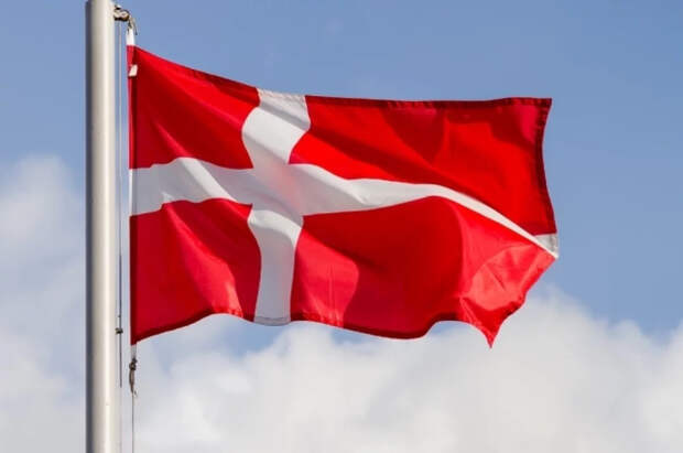 Датских ветеранов возмутило снятие флагов у посольства США в Копенгагене