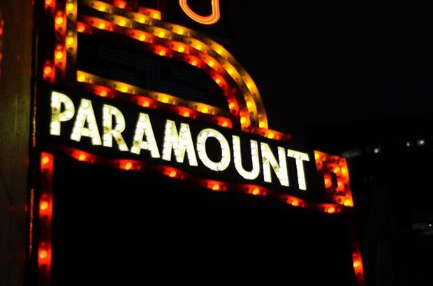 Совет директоров Warner Bros. отклонил предложение Paramount в пользу слияния с Netflix