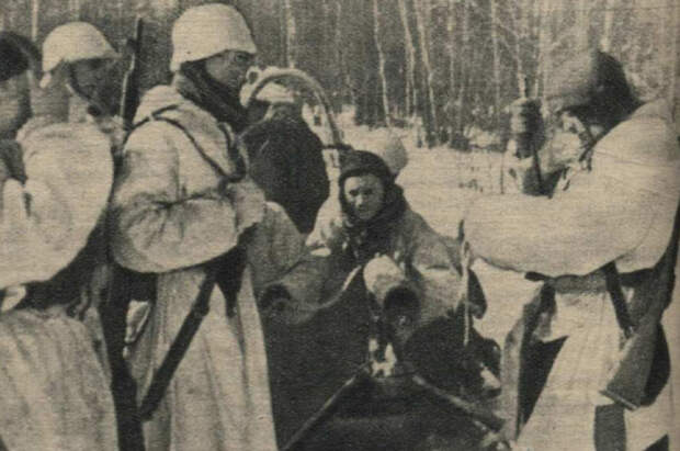 Команда Арайса в деревне Насва 23 марта 1942 года. 
