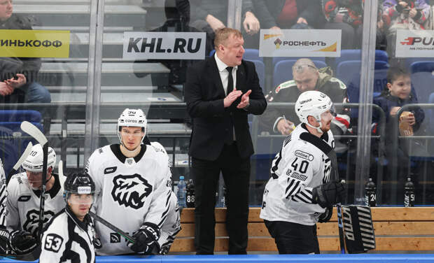 «У них есть большие защитники, у нас – быстрые форварды». Алексей Заварухин – о серии с «Локомотивом»