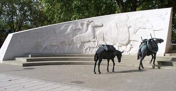 Памятник «Животные на войне», скульптор Д. Бэкхаус, 2004 год, Лондон. Фото с сайта wikimedia.org