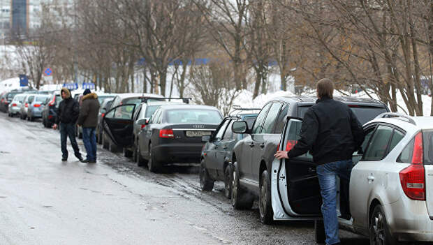 В Москве выстроились гигантские очереди на техосмотр