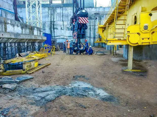 Рабочий разбился насмерть в результате падения на стройке «СКА Арены» в Петербурге