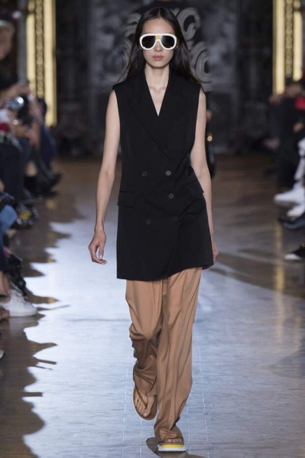 Лепестки Stella McCartney из коллекции аж лета 2016