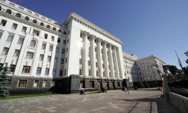 Администрацию Порошенко берут штурмом